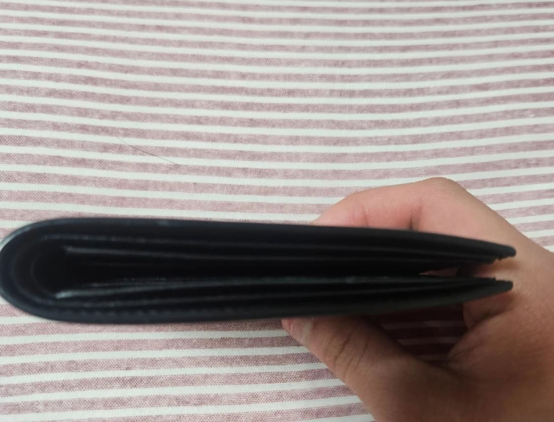 입생로랑 남성 반지갑 블랙 금장( 원가:704,000원) 교신가능 상품이미지6