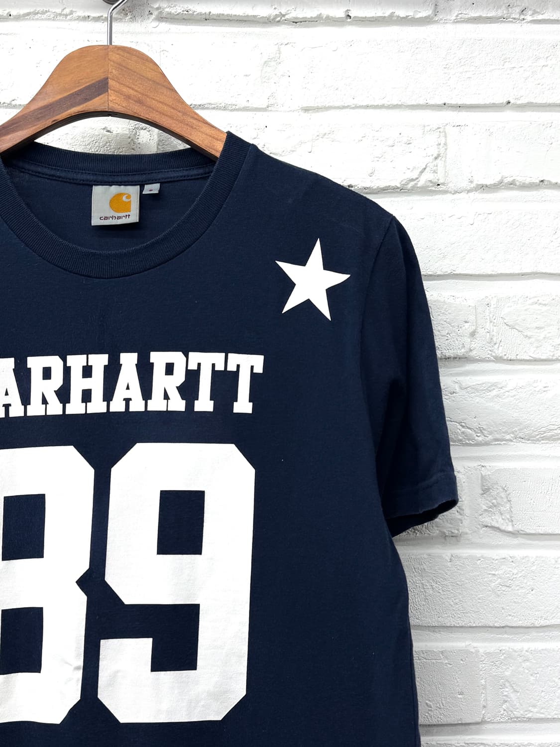 칼하트 네이비 별 프린팅 반팔티 상품이미지4
