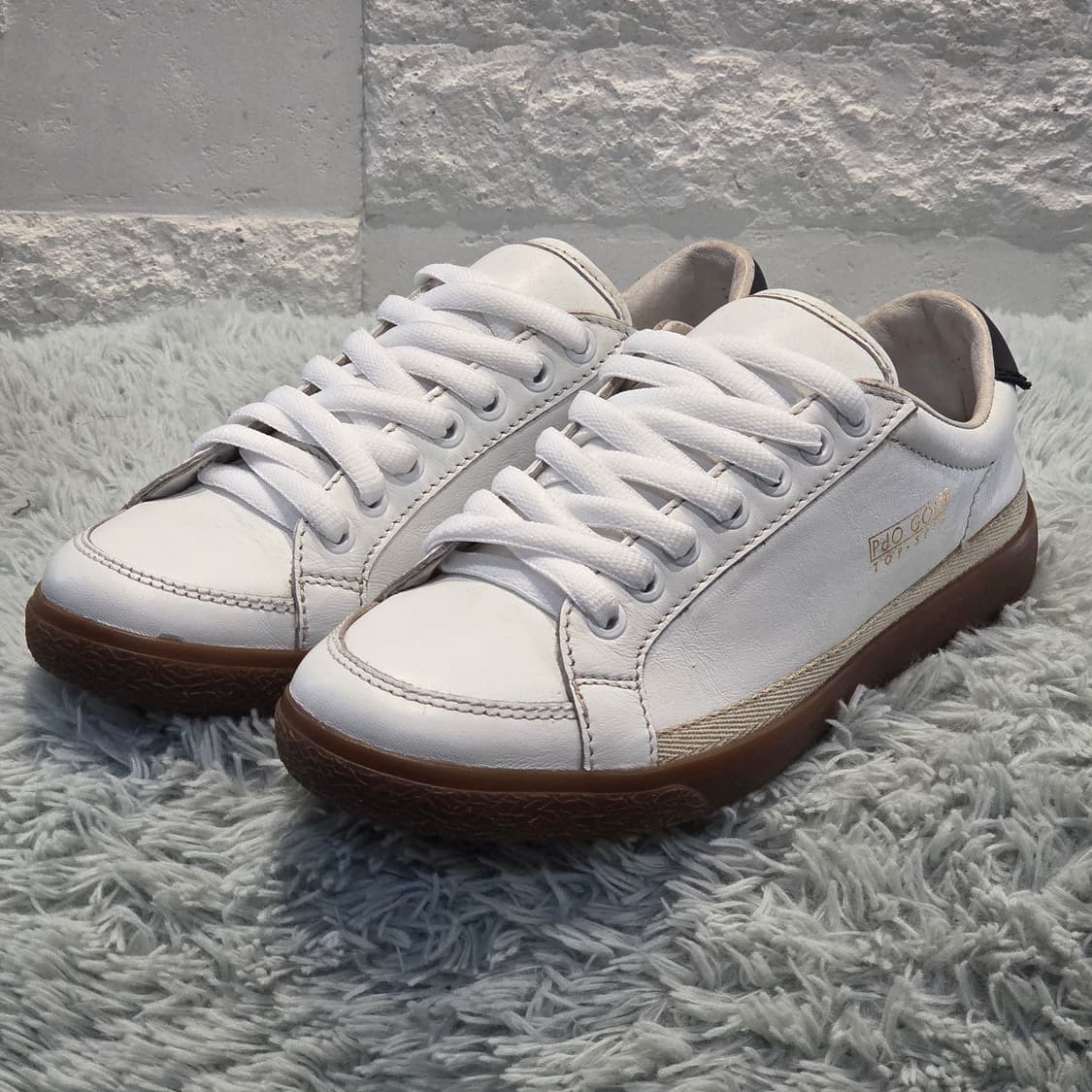 1w-11:피디오 골드 탑 스핀 화이트 검솔 235cm 상품이미지1