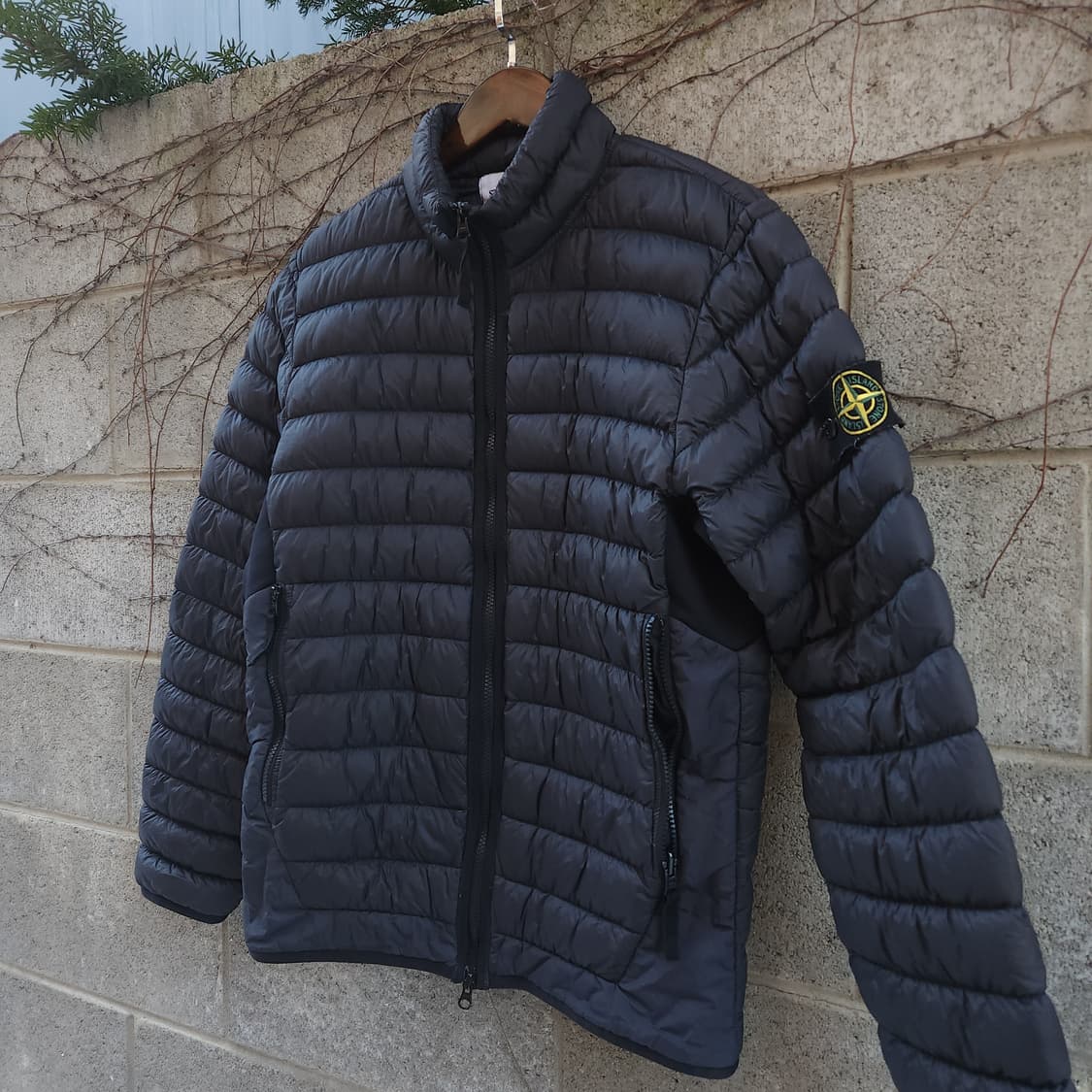 [95] 스톤아일랜드 다크그레이 경량 패딩 상품이미지2