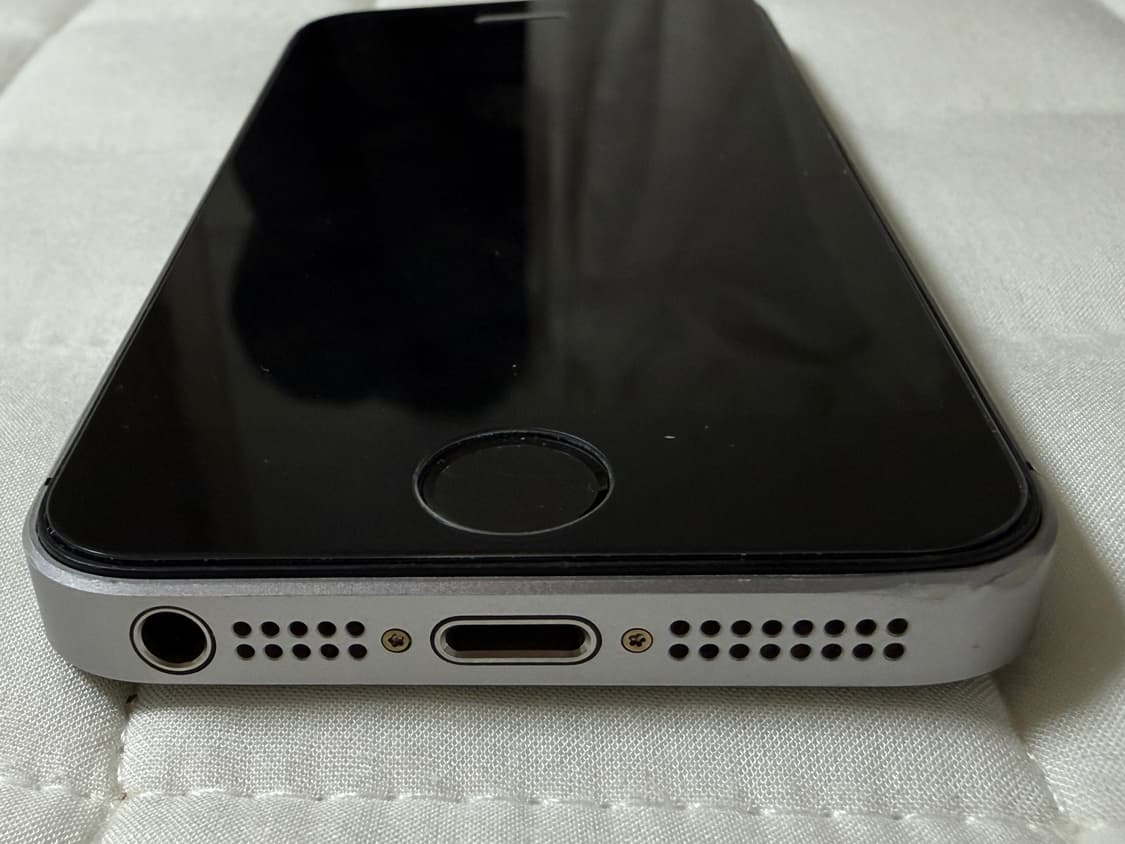 아이폰se1 스페이스그레이 32기가 상품이미지2