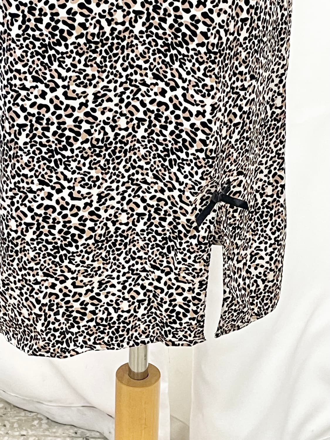 갸루 호피 새틴 리본 트임 슬립 상품이미지3