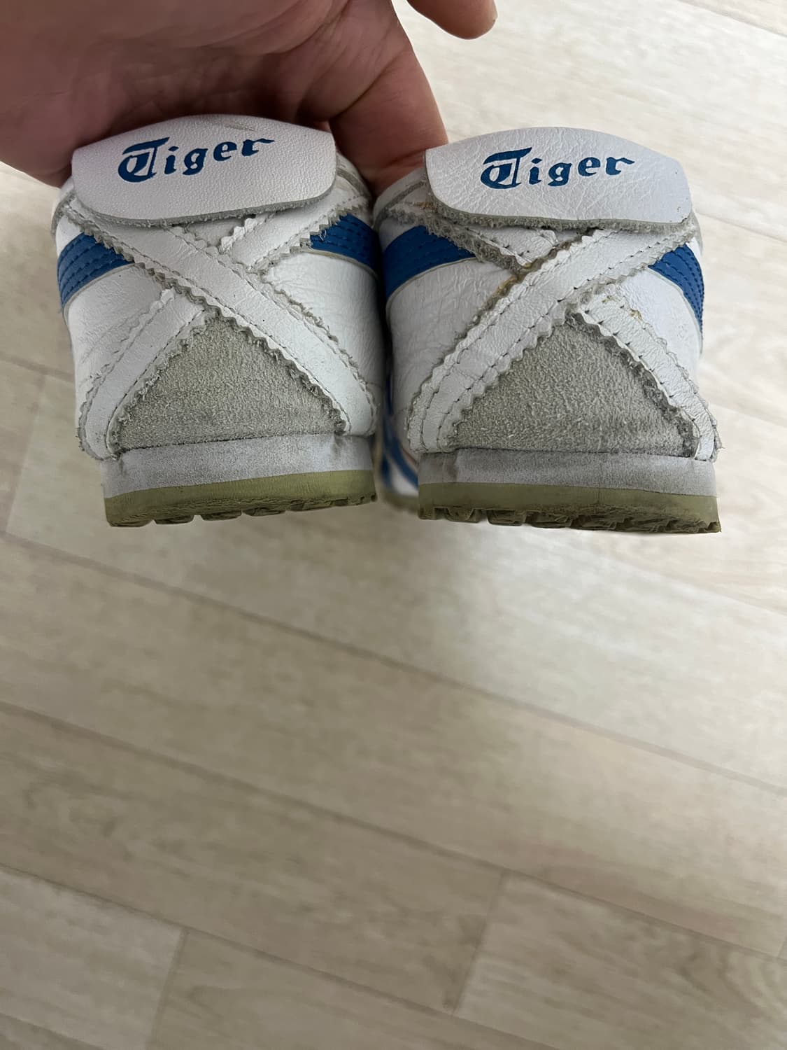 오니츠카타이거 흰빨파 상품이미지8