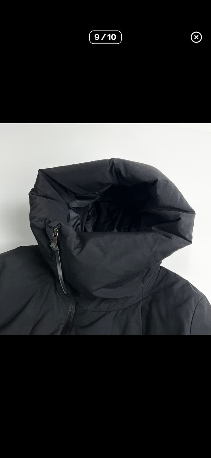 The Viridi Anne 비대칭 하이넥 후드 다운 자켓 상품이미지7