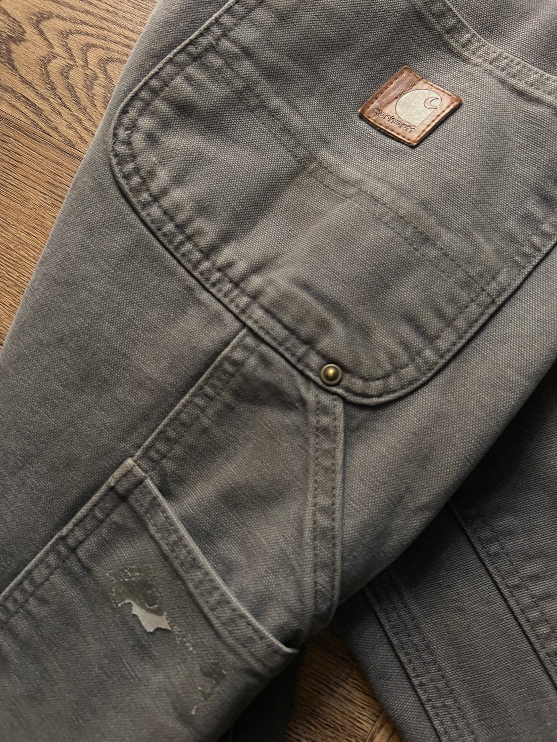 [34]칼하트 USA 더티워싱 차콜그레이 더블니 워크 팬츠 상품이미지8