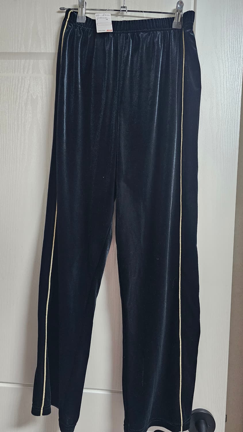 아베일 헬로키티 벨벳 후드셋업 블랙 m사이즈 상품이미지3