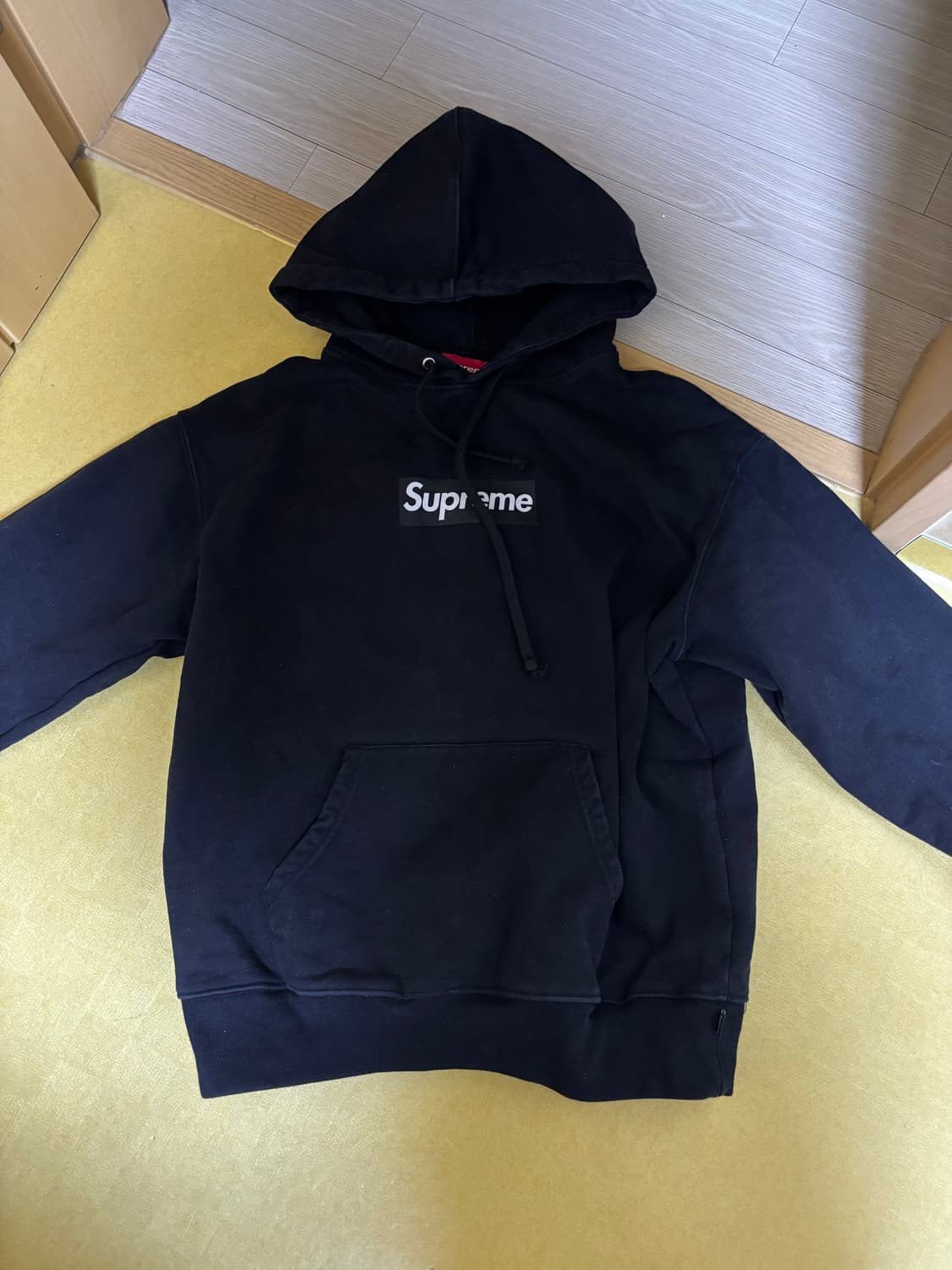 슈프림 서울 박스로고 후드 스웨트셔츠 블랙 - 23FW 상품이미지1