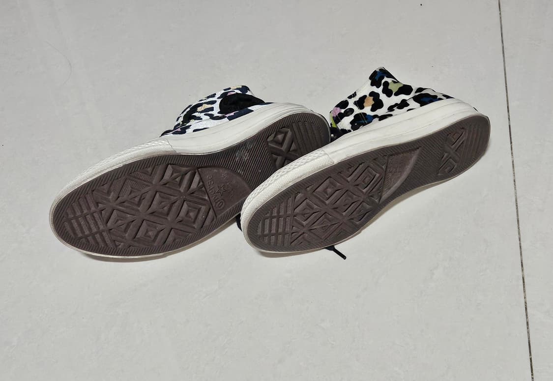 컨버스 벨벳 레오파드 운동화  235 (37) 상품이미지3