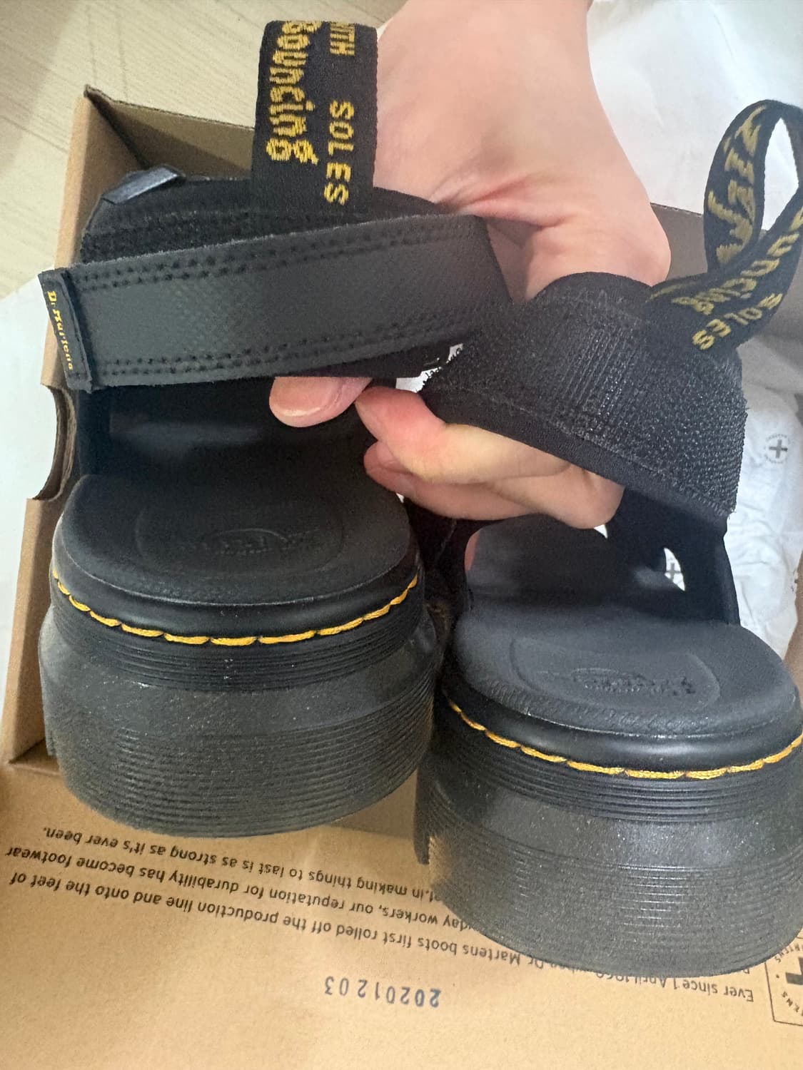 (새상품) 닥터마틴 포스터 샌들 26471001 / 230사이즈 상품이미지5