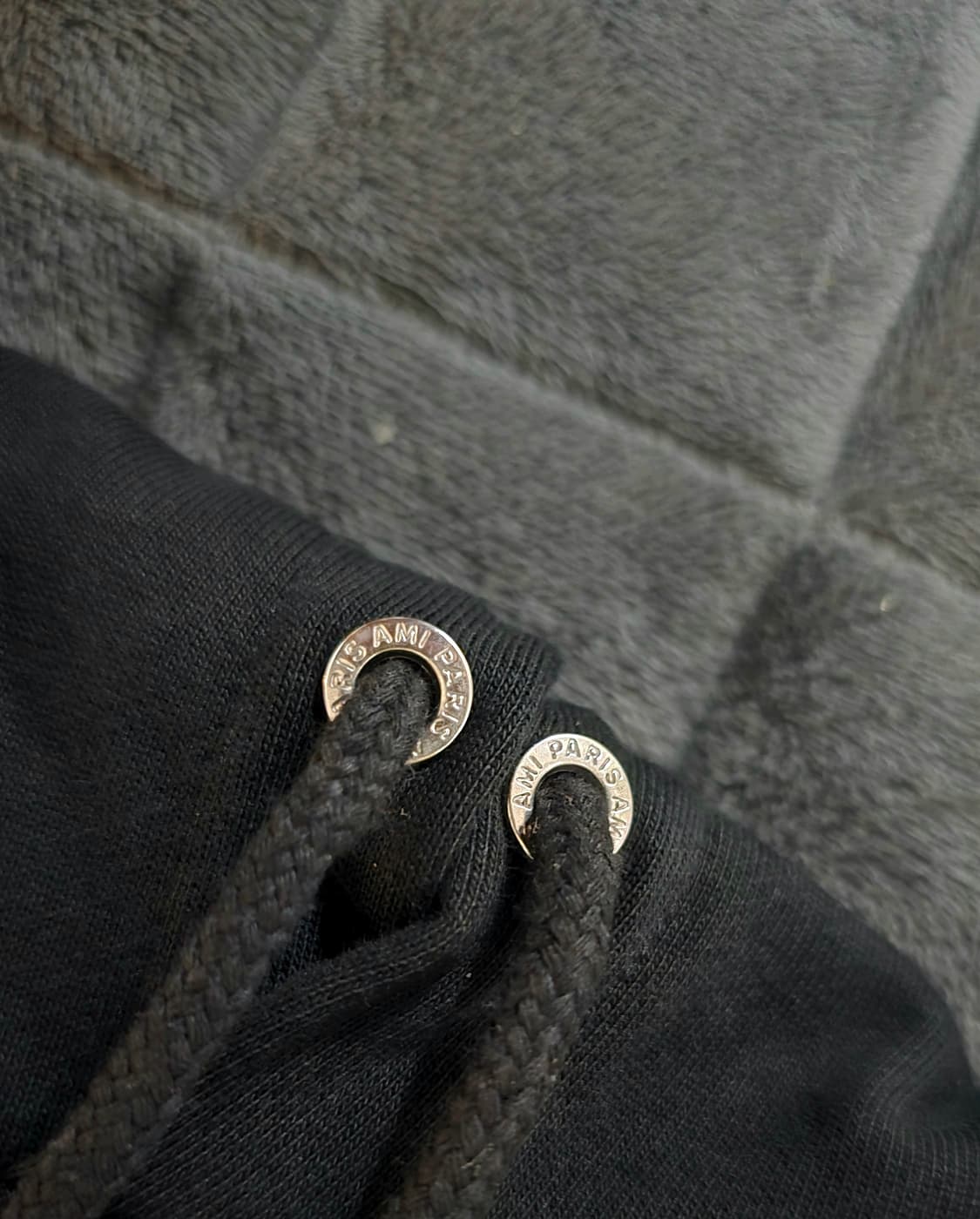 아미 스몰하트 로고 후드티
티셔츠 블랙 XL사이즈(국내105) 상품이미지4