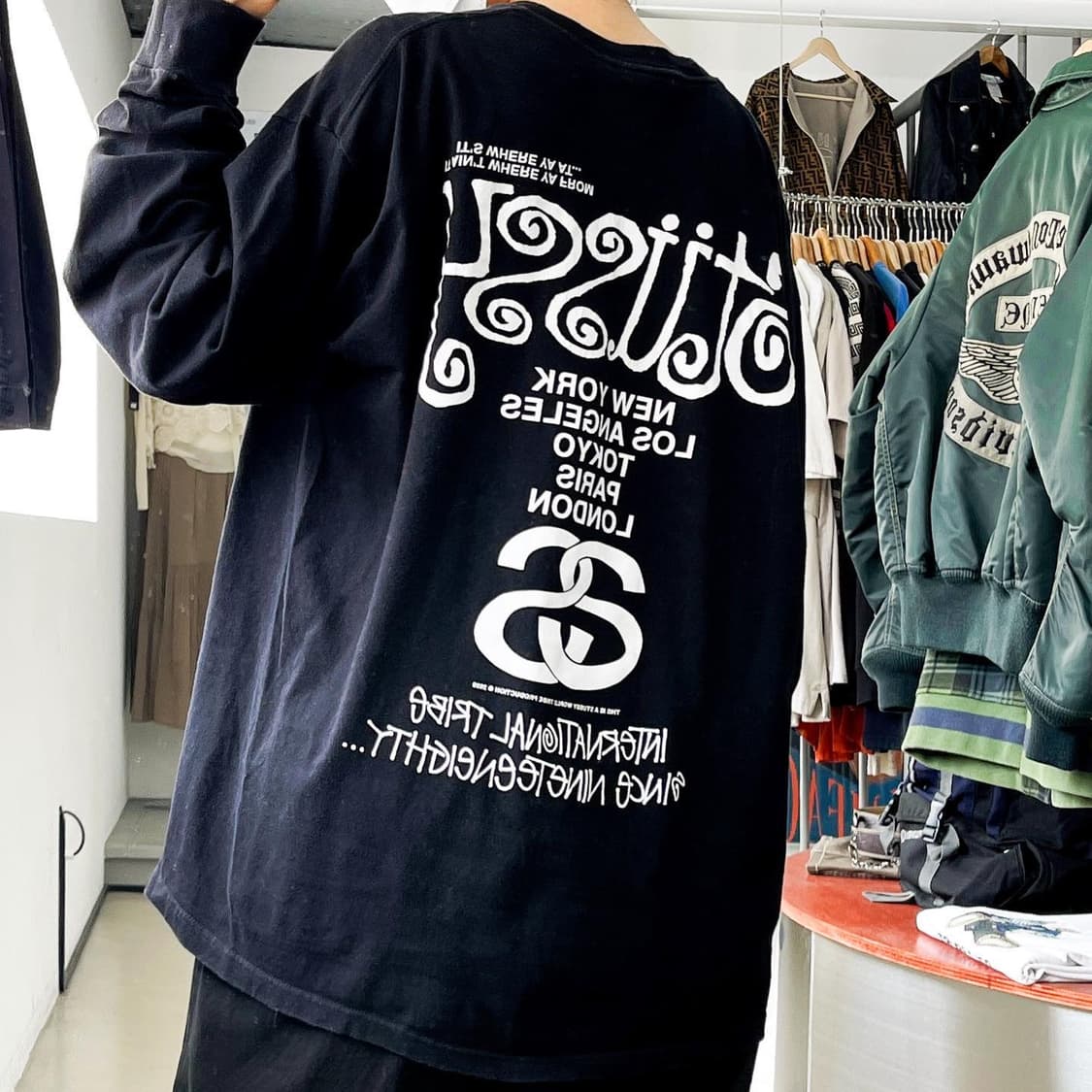 스투시 워리어 월드 투어 블랙 롱슬리브 상품이미지1