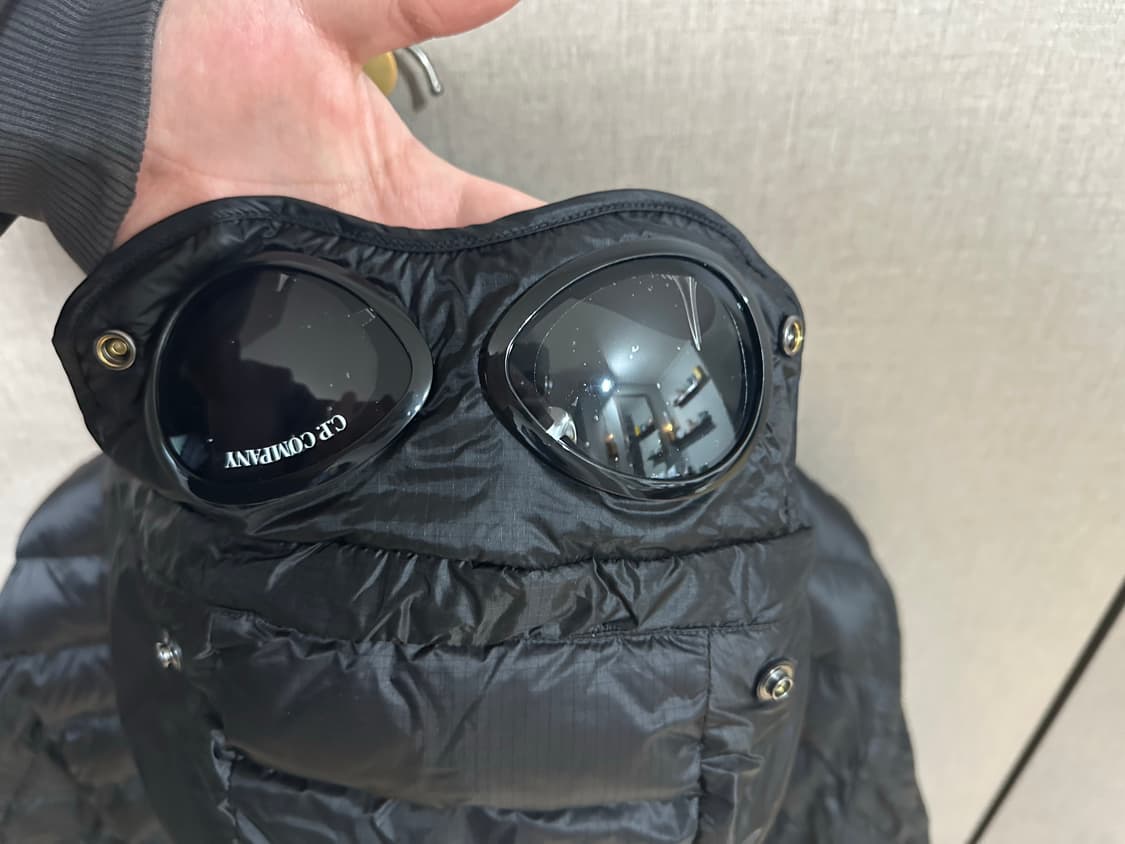 (25fw) CP컴퍼니 dd쉘 고글 다운 자켓 판매합니다 L 상품이미지3