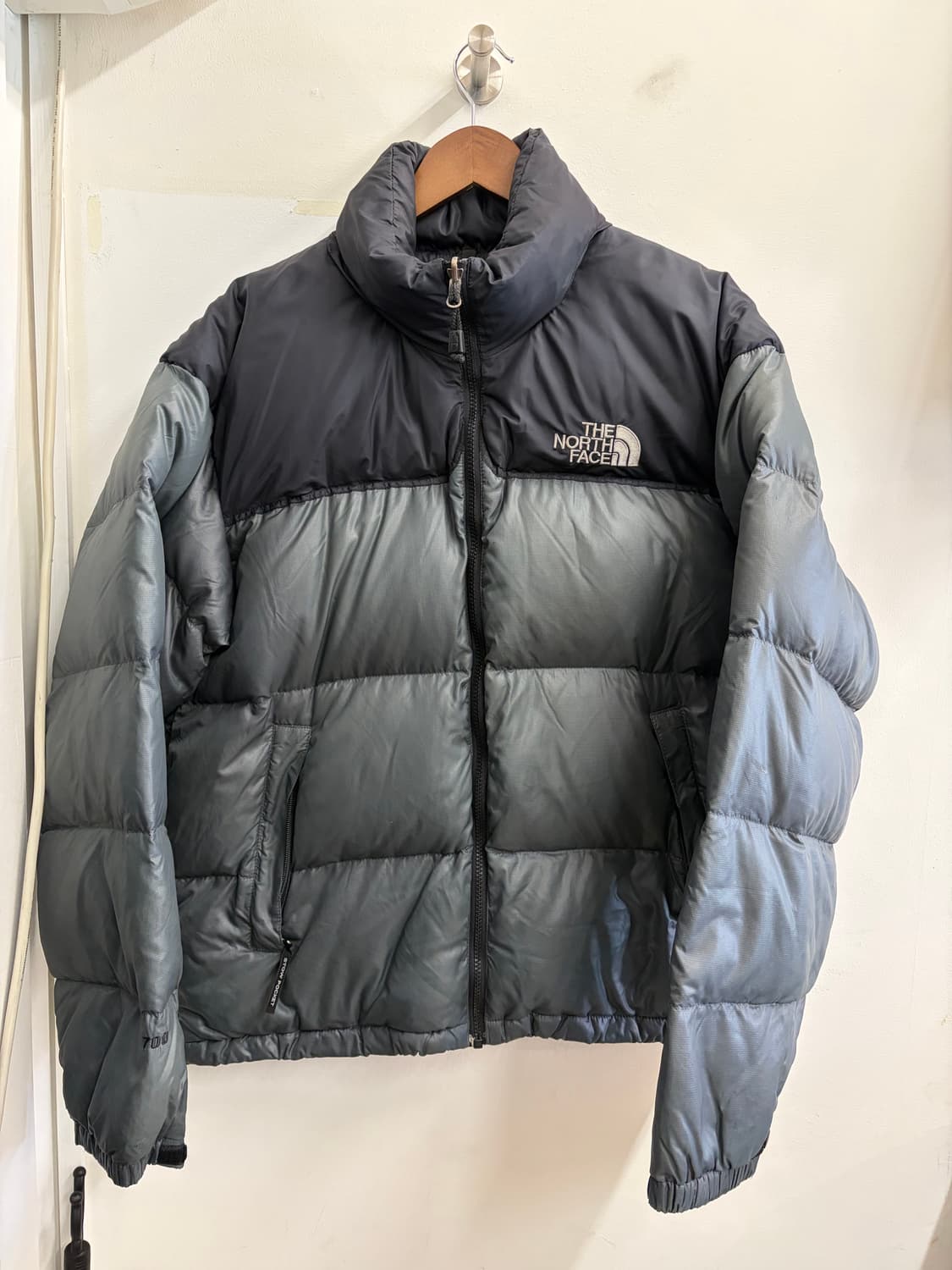 N39. 노스페이스 700패딩 회색 상품이미지1
