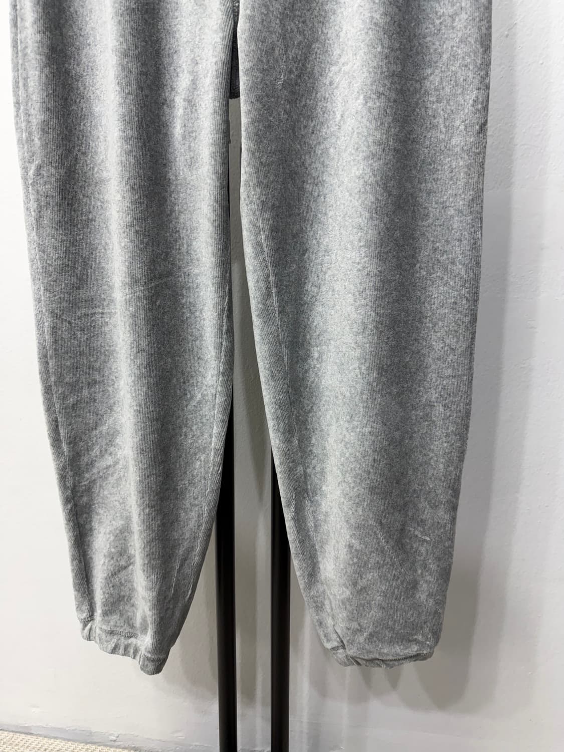 정품) 알렉산더왕 여성 벨벳 트레이닝 바지 L 상품이미지3