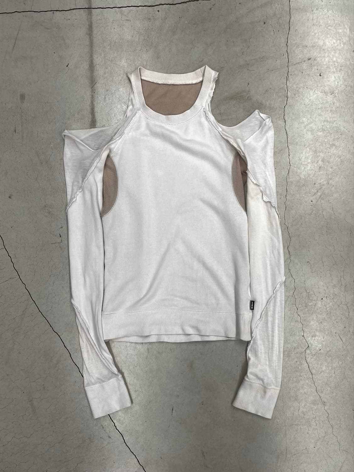 L.G.B SPIDER GAUZE SLEEVE SWEATSHIRT (0) 상품이미지1