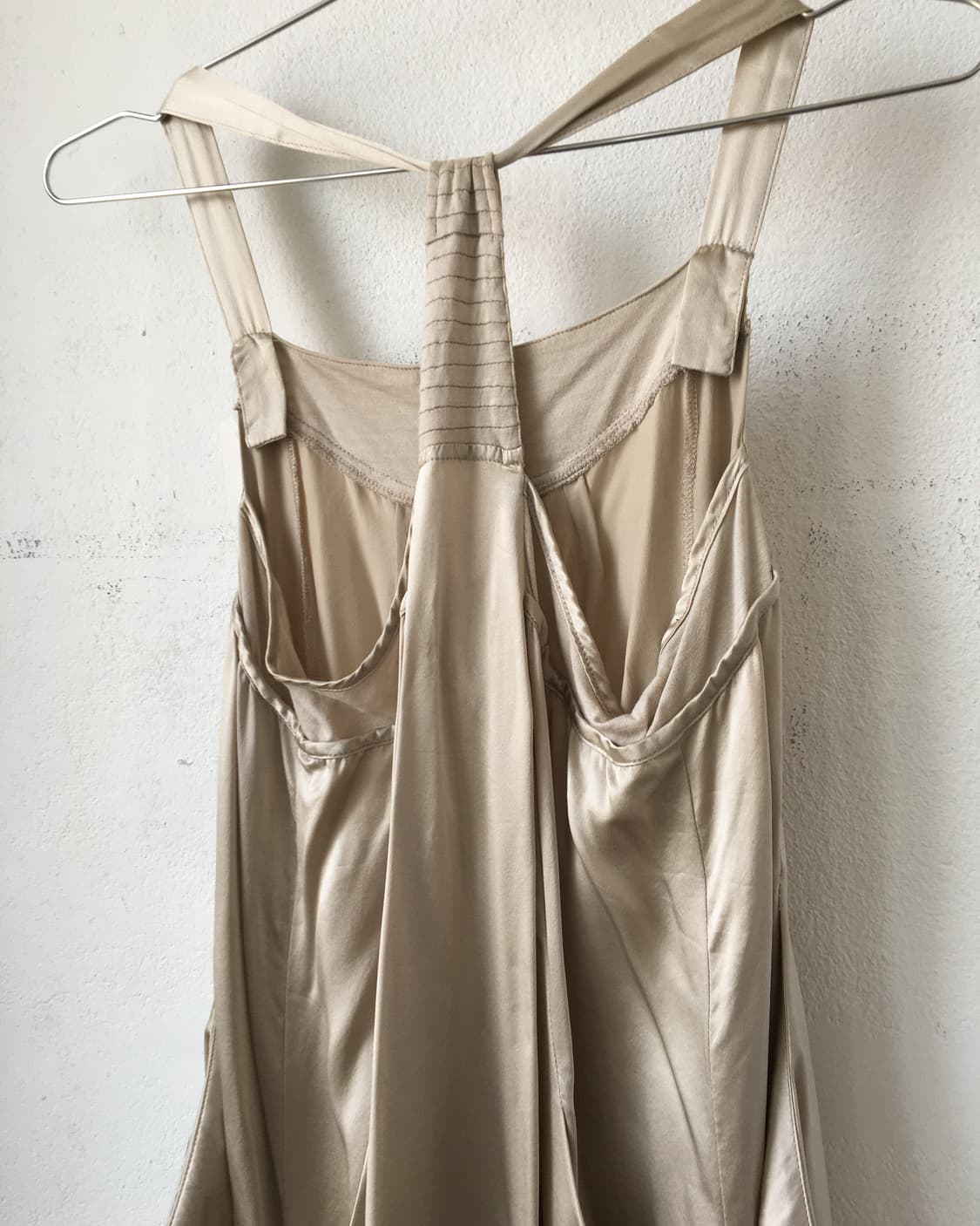 Glossy unbalanced point sleeveless onepi 상품이미지6
