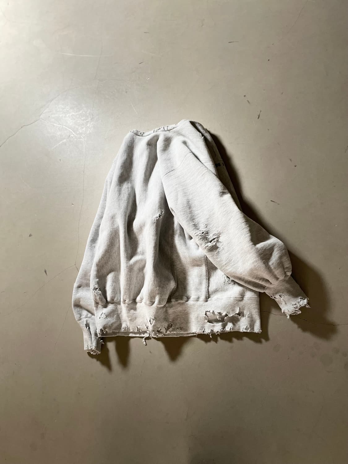 90’s 챔피온 Custom Distressed Sweatshirt 상품이미지3