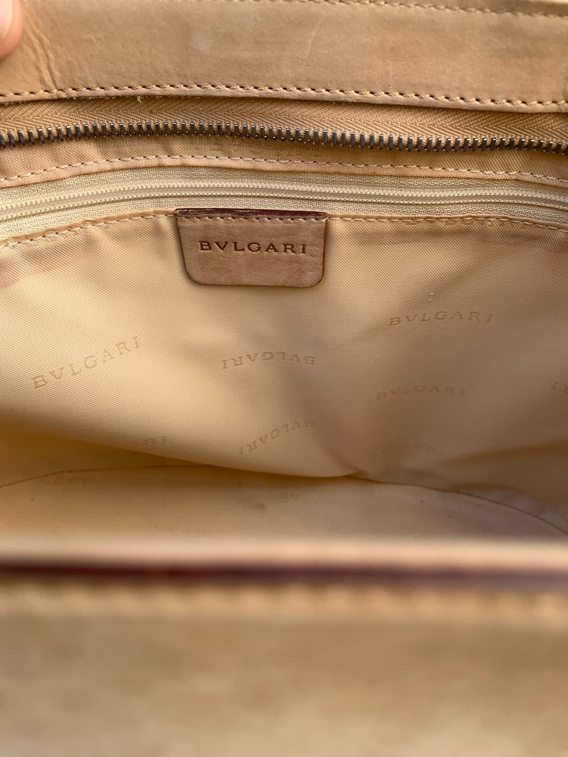 BVLGARI 베이지 반달 패널 핸들 숄더백 상품이미지7