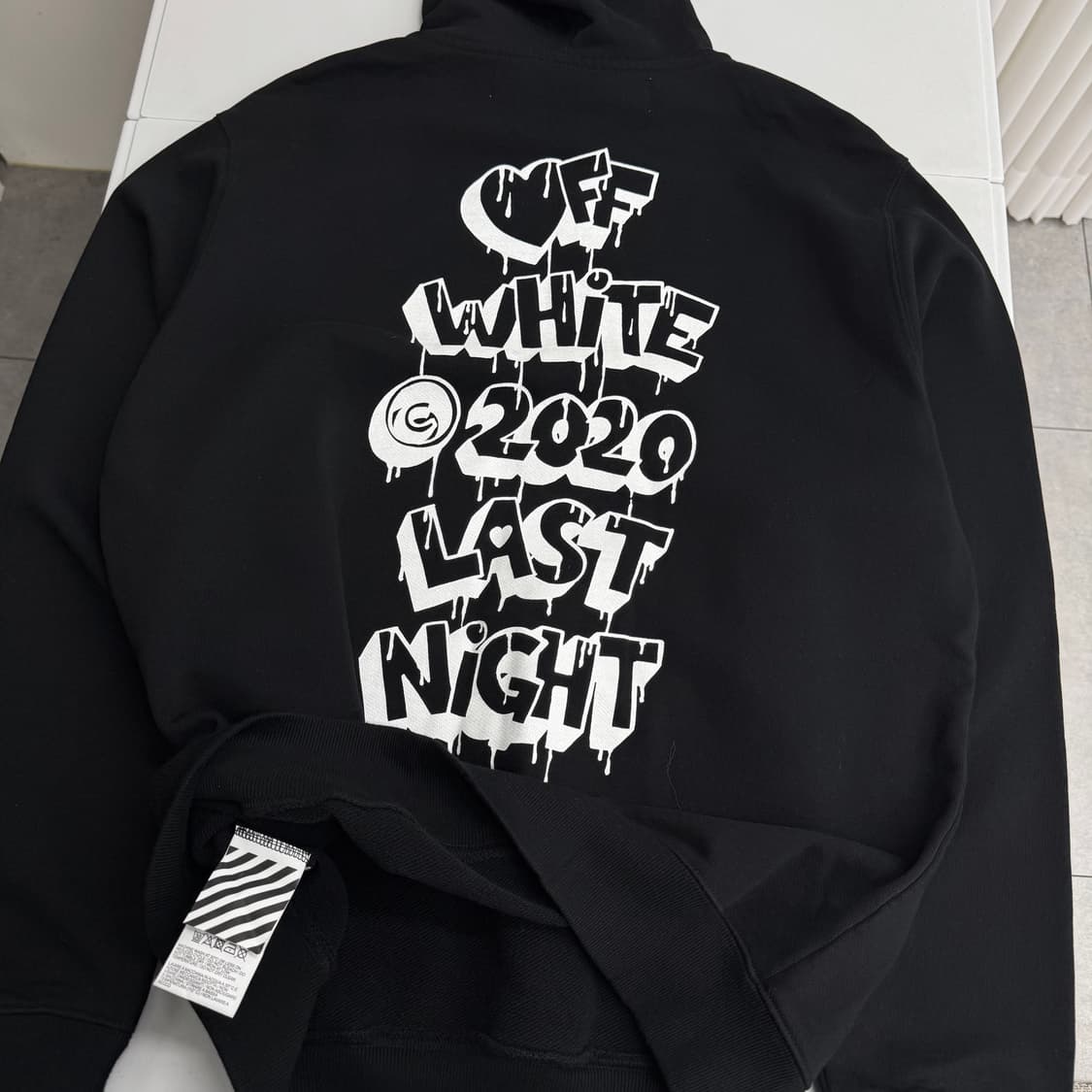 오프화이트 후드티  상품이미지1