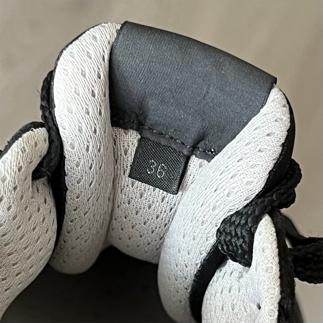 셀린느 by 피비 파일로 PF18 딜리버리 스니커즈 상품이미지6