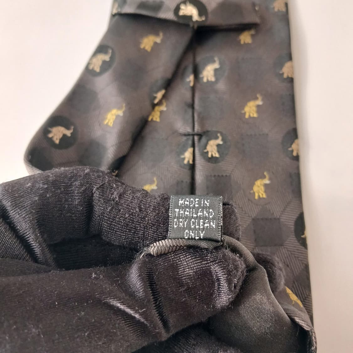 짐톰슨 실크 블랙 코끼리 자카드 넥타이 9.6cm A+등급 A18952
 상품이미지8