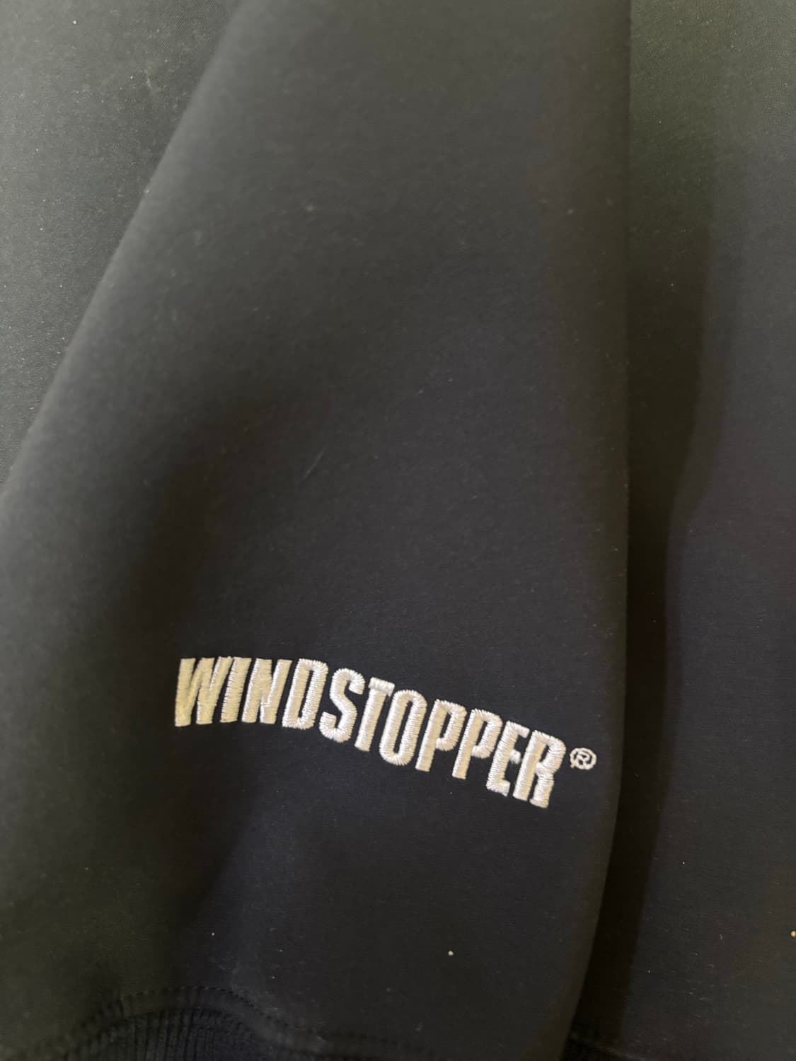 슈프림 윈드스토퍼 집업 후드 블랙 상품이미지4