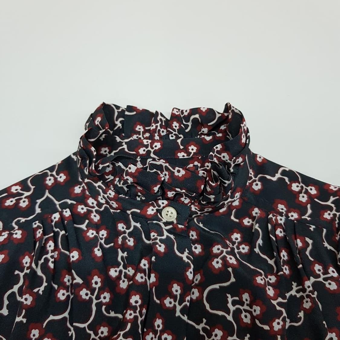 이자벨마랑 플라워 러플 실크 블라우스 34사이즈 상품이미지5