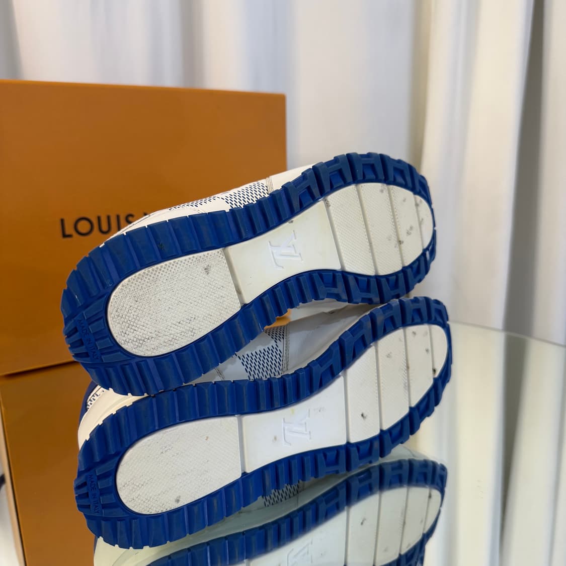 (6.5) 루이비통 퍼렐 다미에 런어웨이 스니커즈 상품이미지5