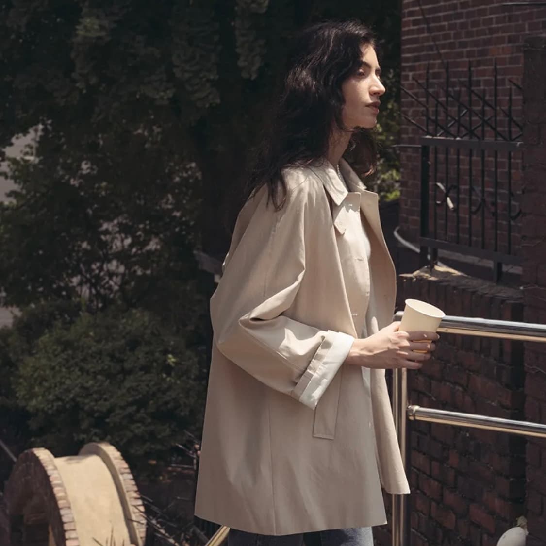 틸아이다이 하프 트렌치코트 라이트베이지 상품이미지2