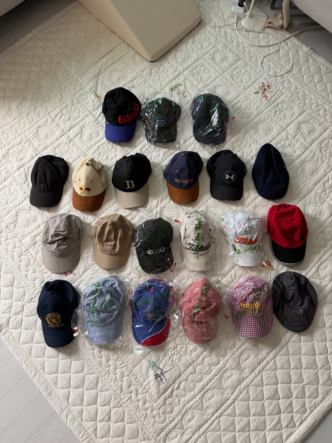 해외바잉 or 국내매장구매 모자들 볼캡, 헌팅캡, 이어플랩캡 등 상품이미지1