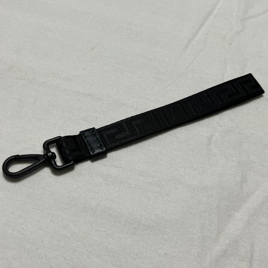 베르사체 나일론 클러치 상품이미지3