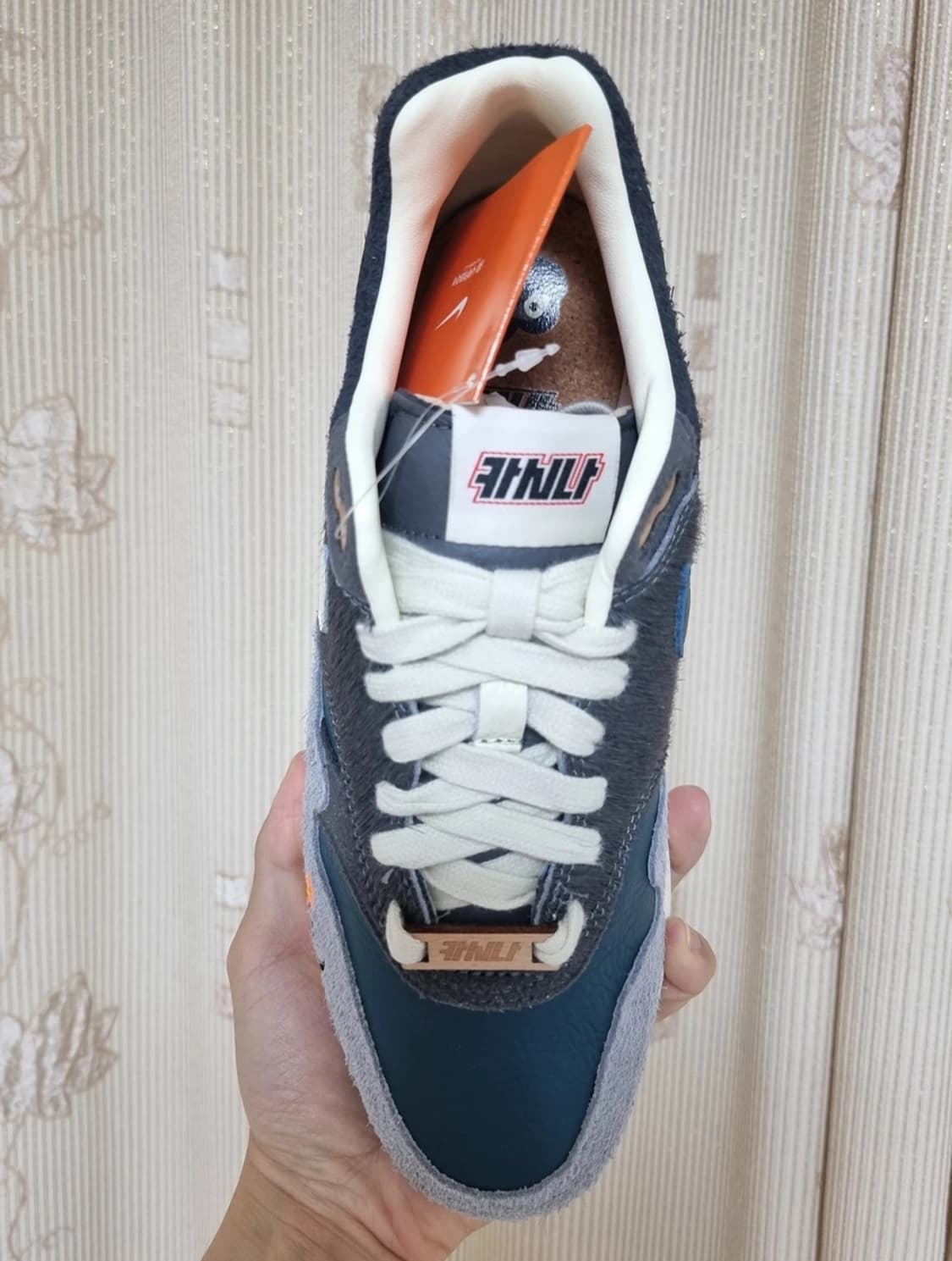 [245]나이키 카시나 에어맥스1 원앙 파티클 그레이 상품이미지4