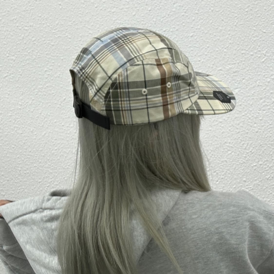 칼하트 아이보리 베이지체크 스냅백 상품이미지3