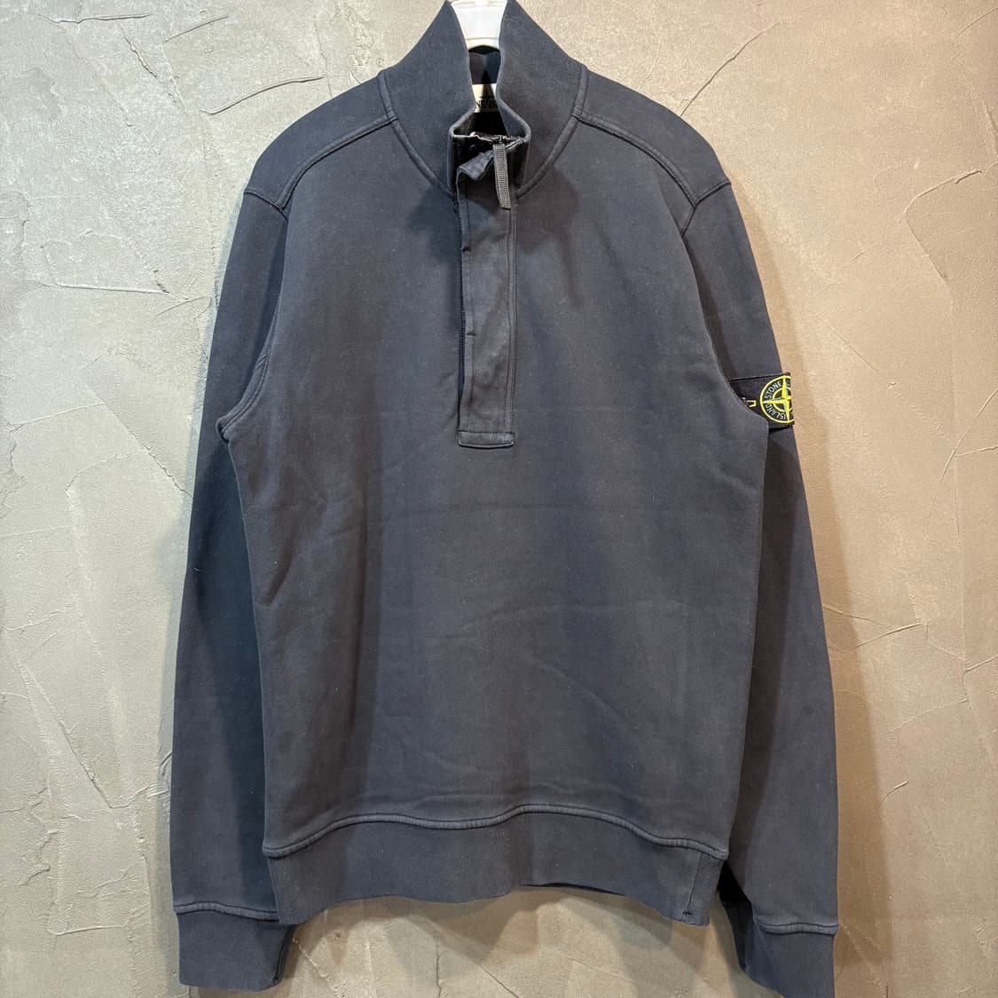 [M] STONE ISLAND 스톤아일랜드 반집업 스웻 셔츠 상품이미지1