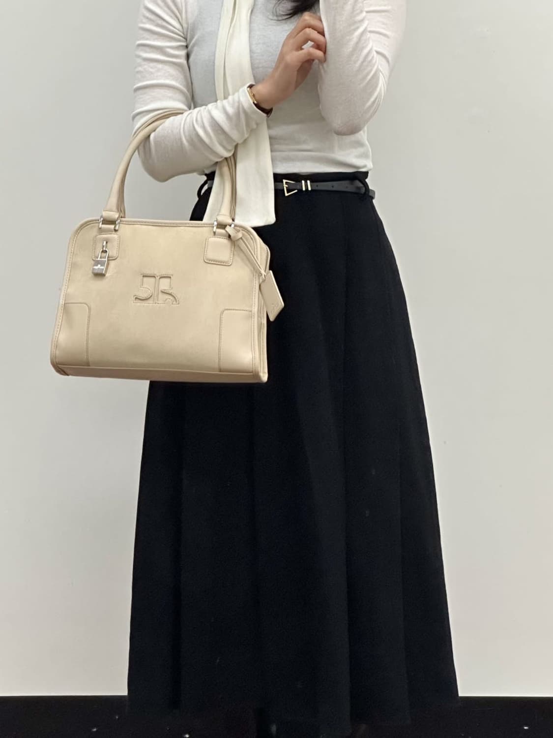 courreges / 꾸레쥬 스웨이드 핸드백  상품이미지9