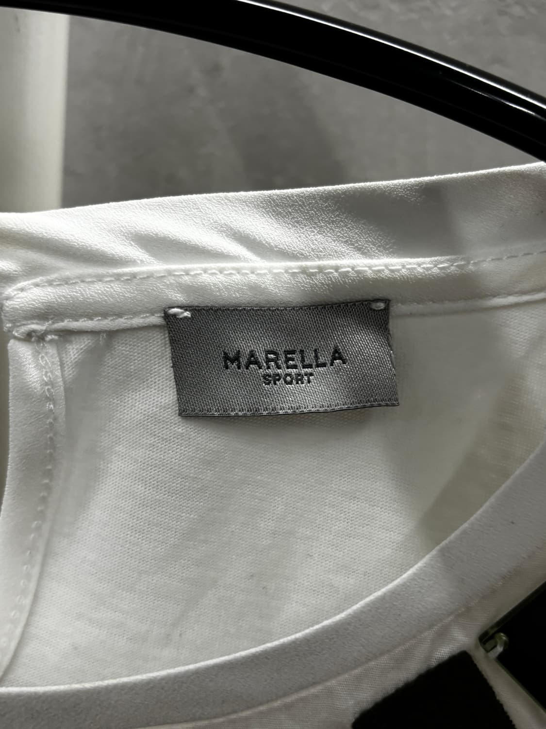 마렐라 넥라인 장식 코튼 티셔츠 상품이미지4