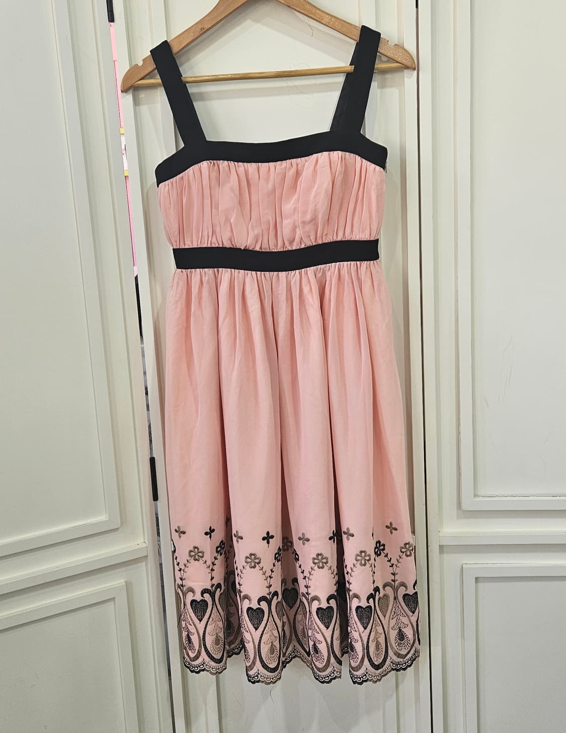 그레이스 클레스(Grace Class) 자수 플레어 원피스 상품이미지1