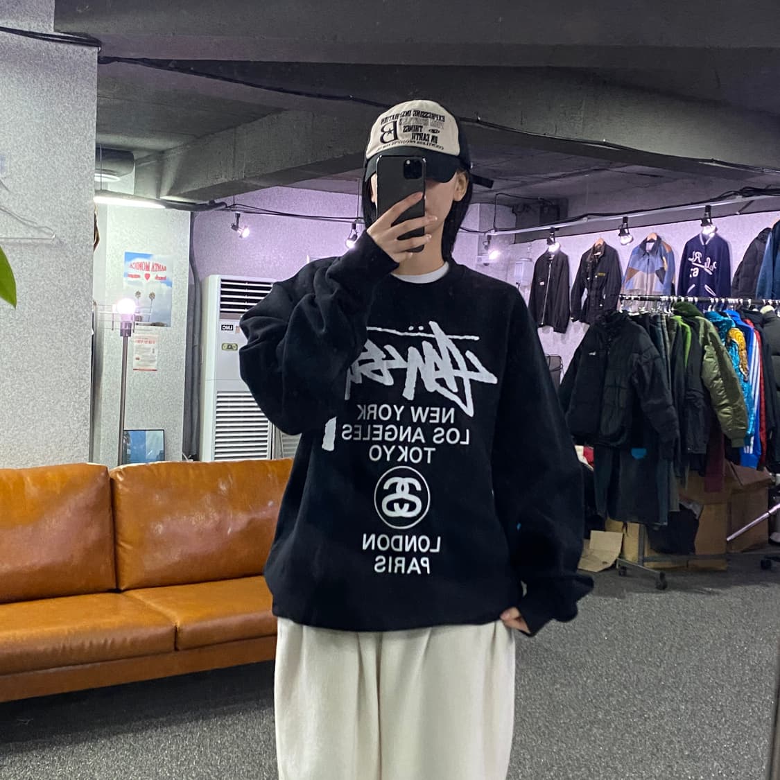 스투시 월드투어 빅로고 블랙 맨투맨 B3125 상품이미지3