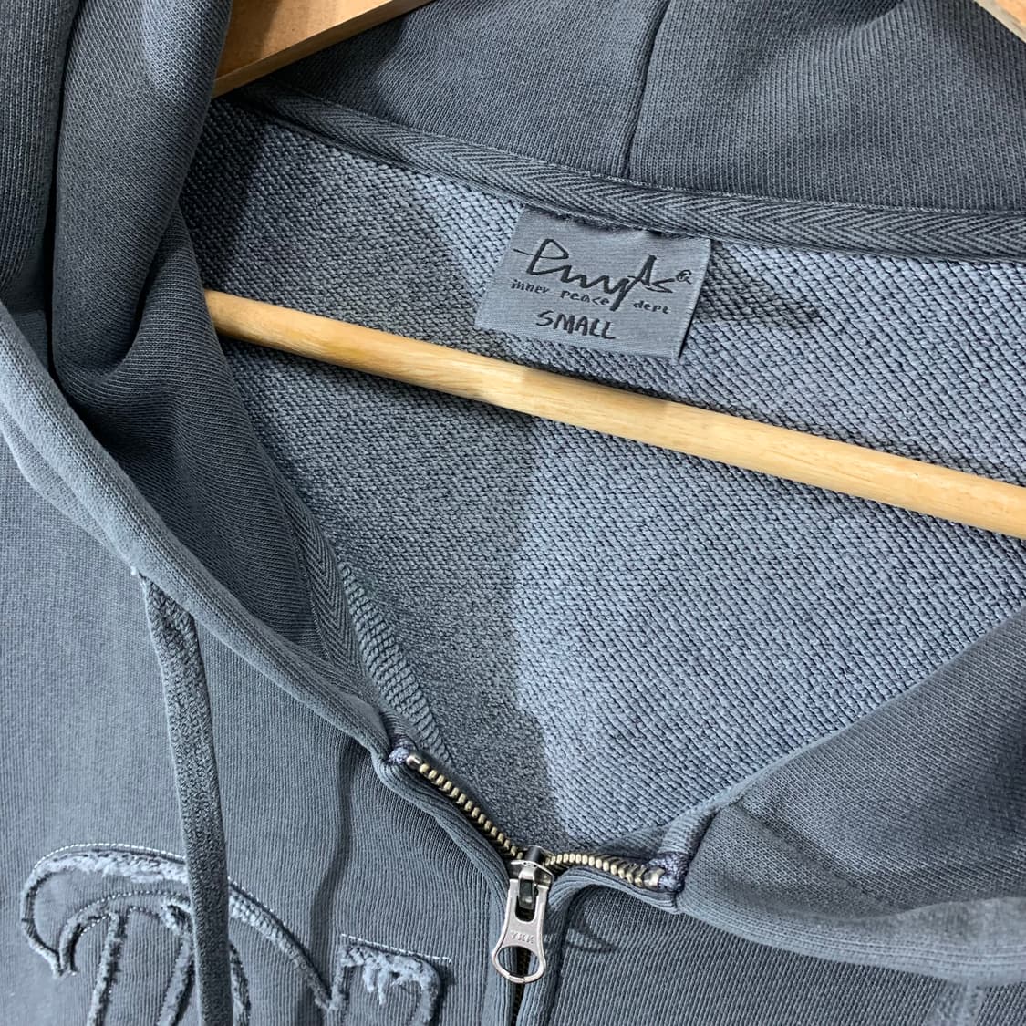 피지컬 에듀케이션 디파트먼트 워싱 그레이 투웨이 후드집업 상품이미지3