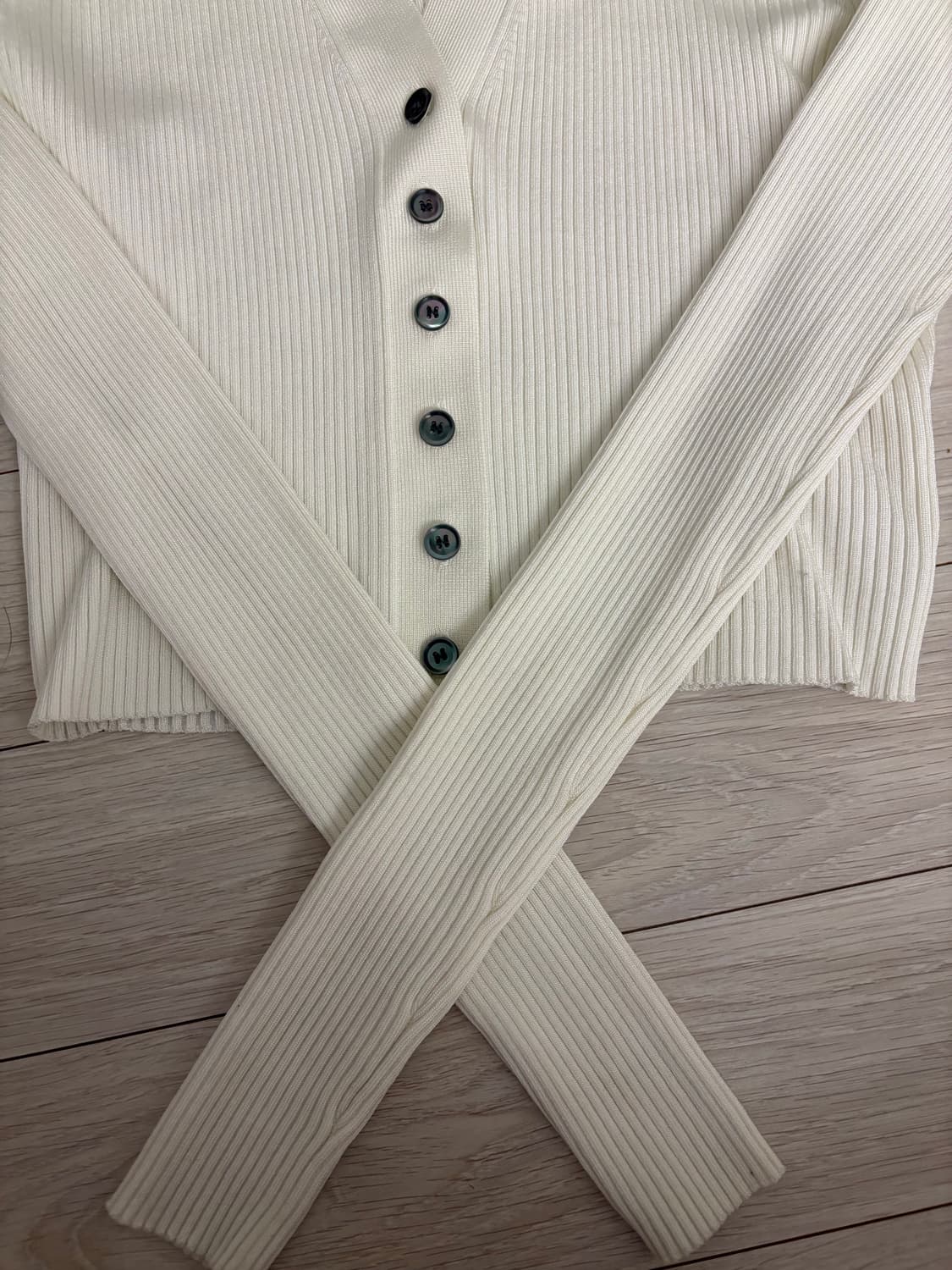 앤아더스토리즈 아이보리 크롭 가디건 s 상품이미지3