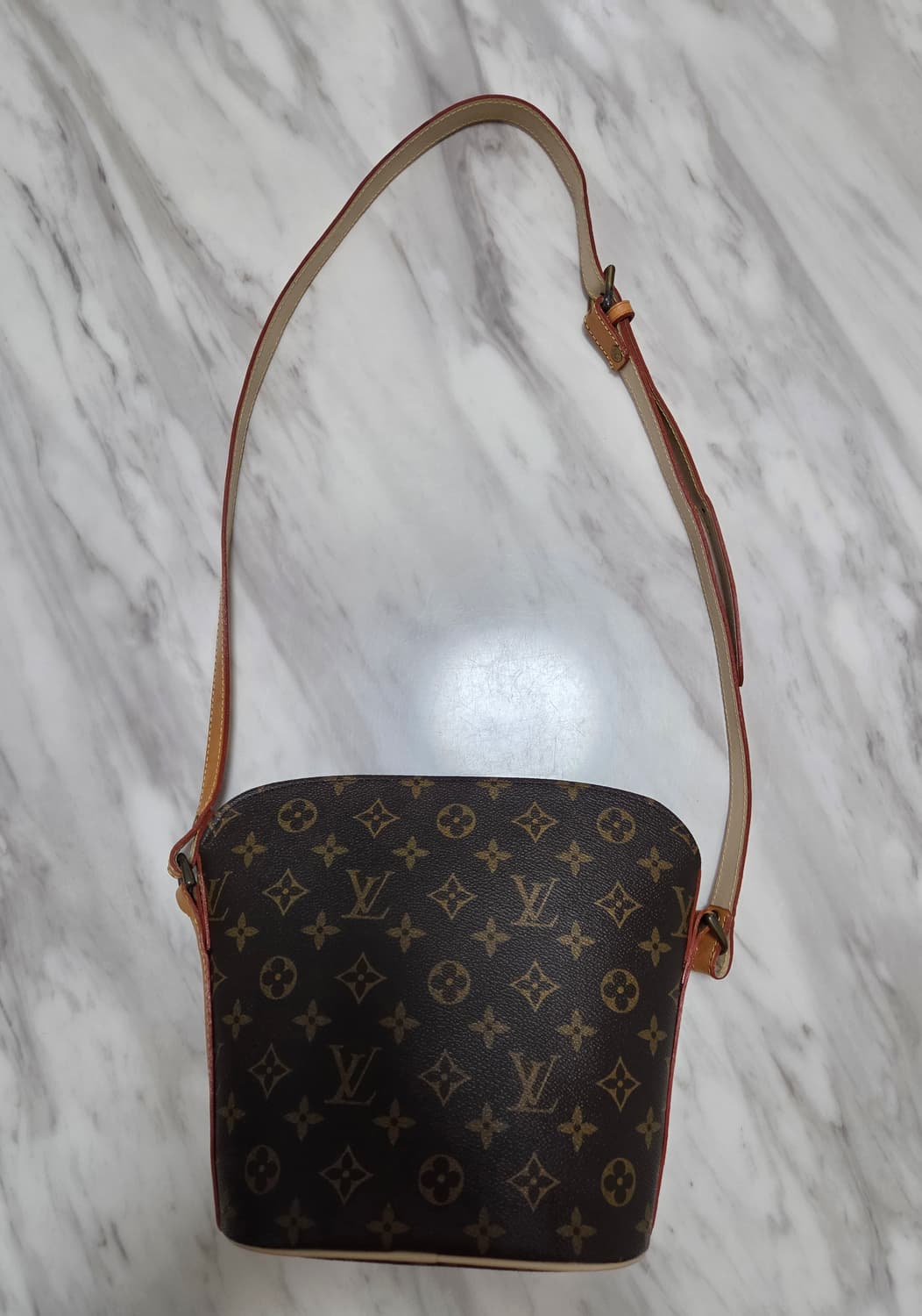 루이비통 버켓 크로스백 상품이미지1