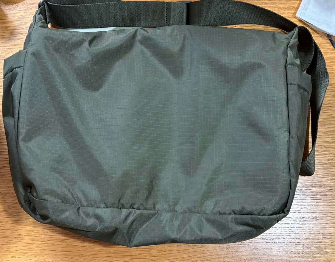 유니클로 멀티포켓 크로스백 상품이미지2