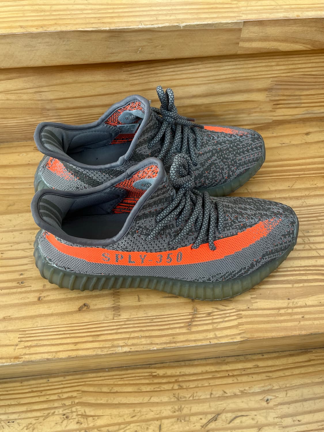 아디다스 이지부스트 350 V2 벨루가 상품이미지2