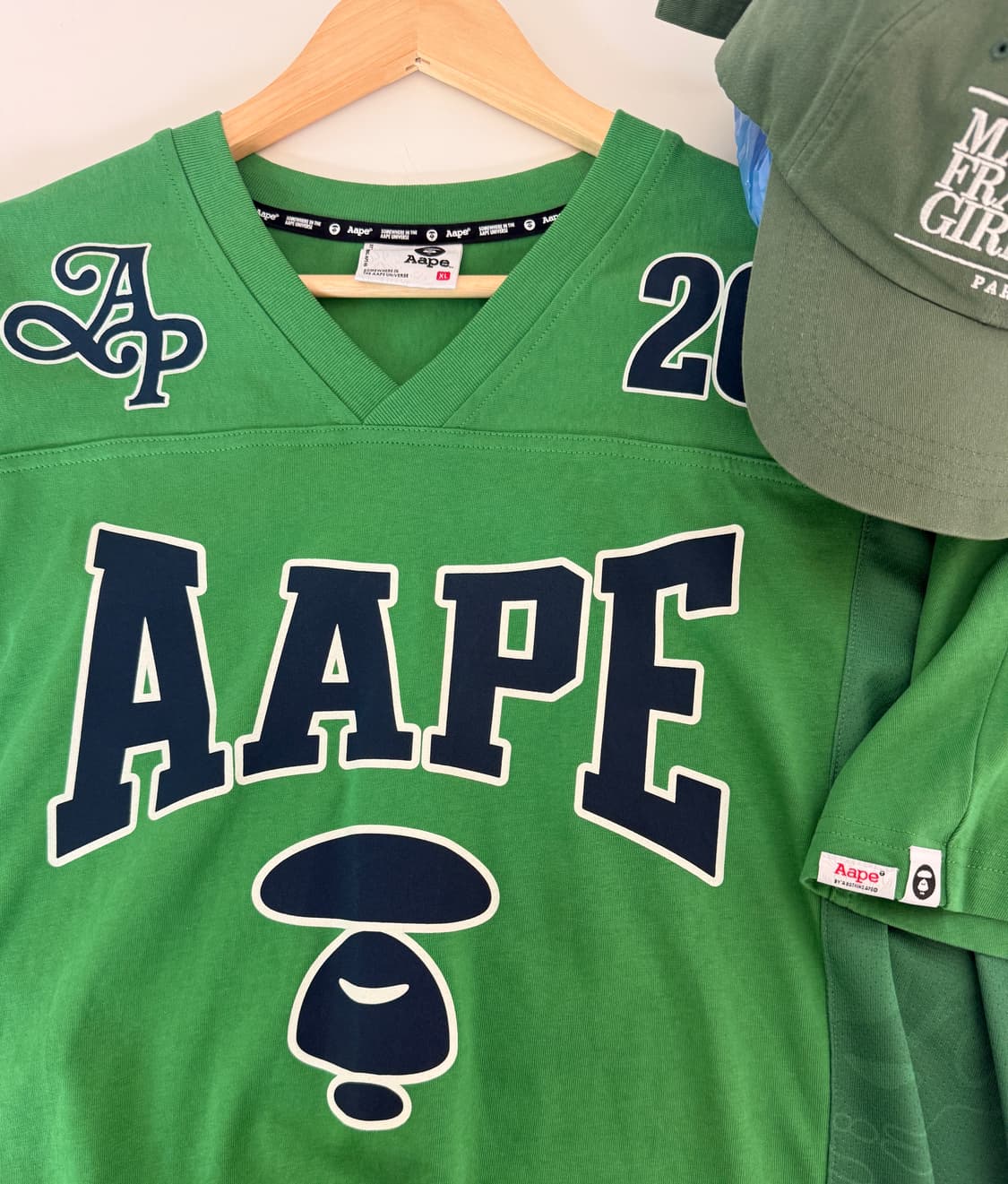 AAPE BY *A BATHING APE®의 25SS 팬시 메인 티 상품이미지1