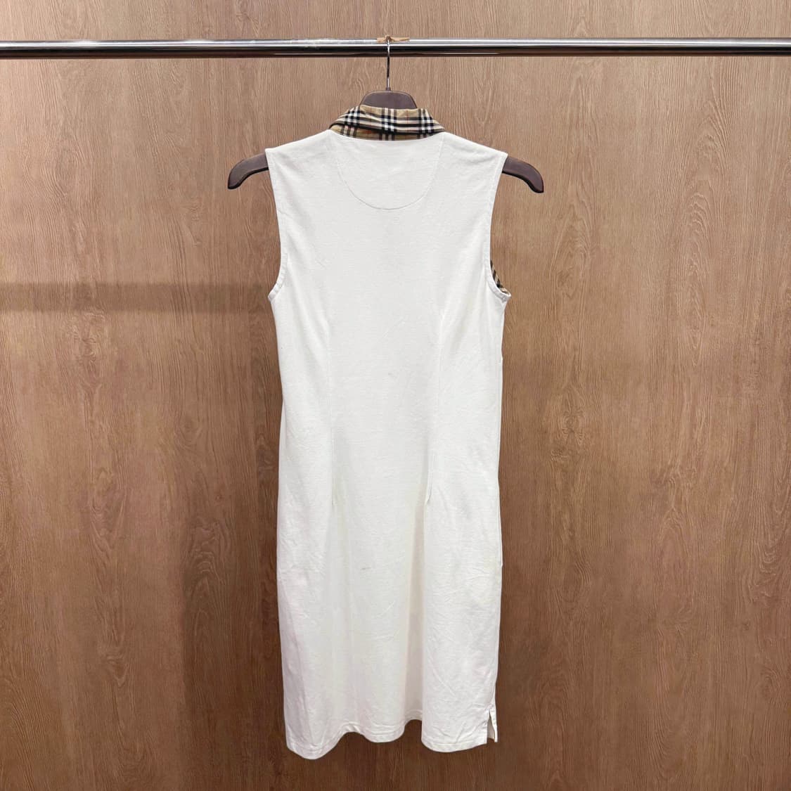 버버리 골프 체크 카라 버튼 플래킷 슬리브리스 미디 원피스 아이보리 상품이미지3