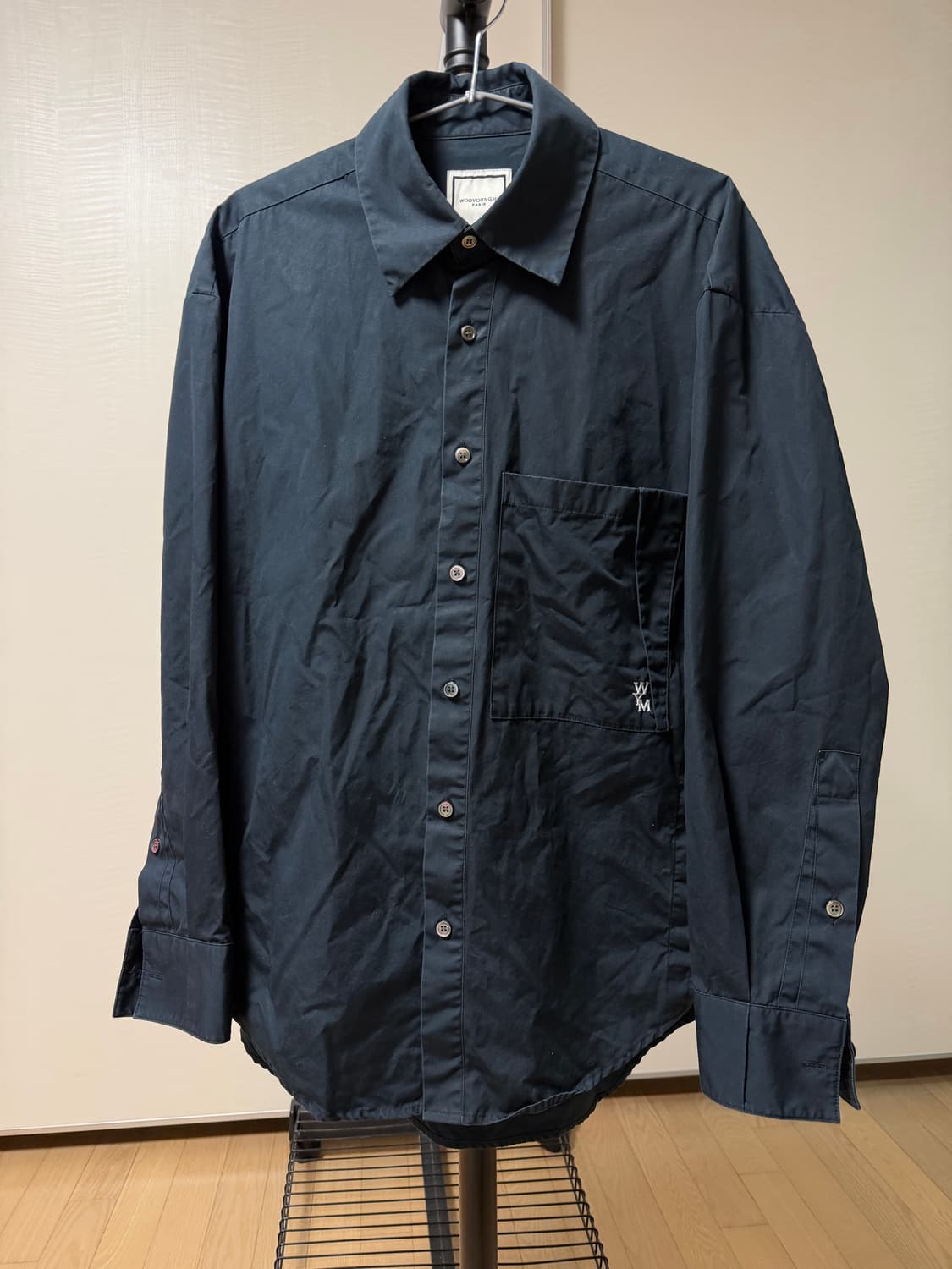 우영미 백로고 셔츠 상품이미지2