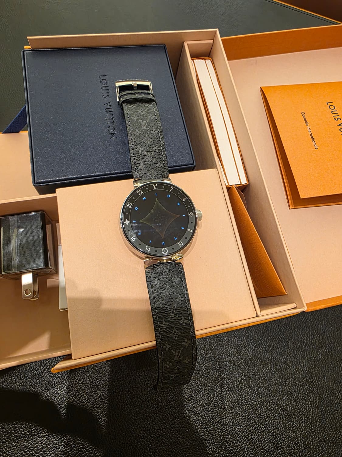 정품 루이비통 Tambour Horizon V2 스마트워치 2개 1세트  상품이미지9