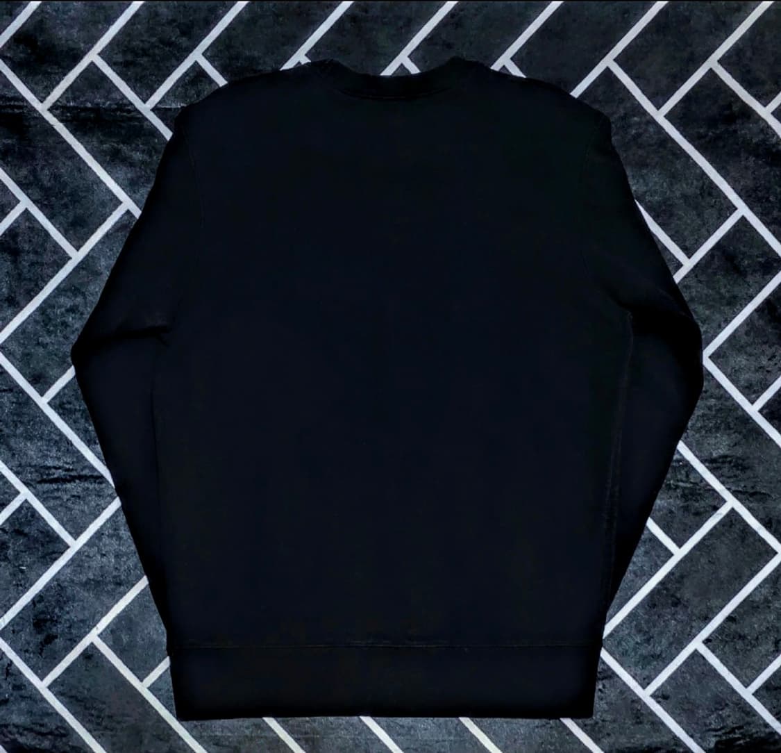 슈프림 월드 페이머 스 레터링 블랙 크루넥 맨투맨 상품이미지3