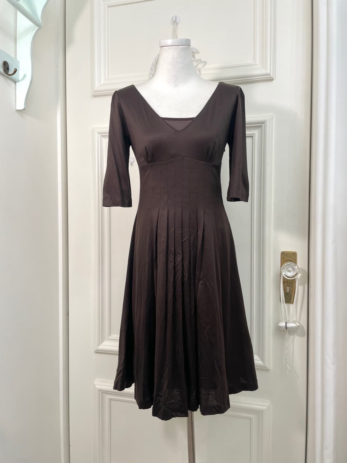 brown shirring pleats point v-neck cotto 상품이미지1