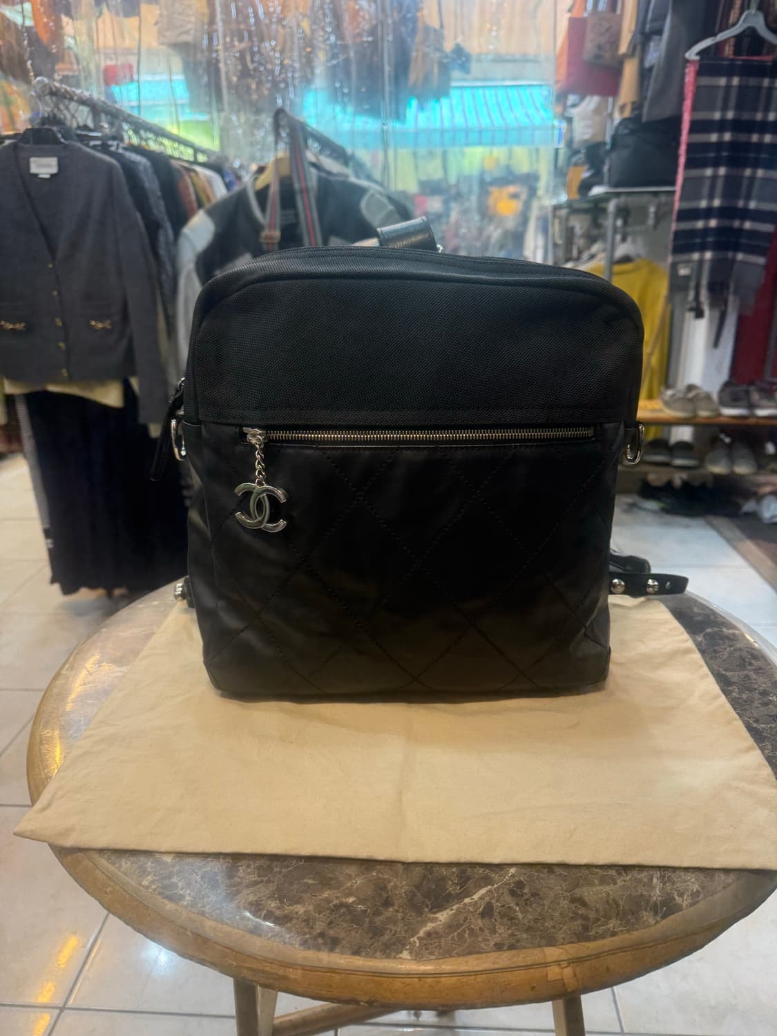 정품 샤넬 파리 비아리츠 백팩+크로스백 팝니다 상품이미지1